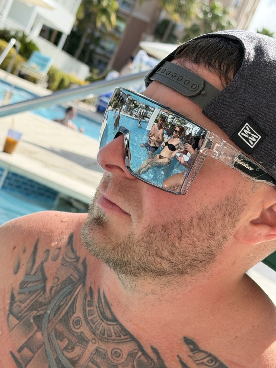 Malmok Bar & Grill Aruba: Poolside Lunch at Marriott’s Ocean Club